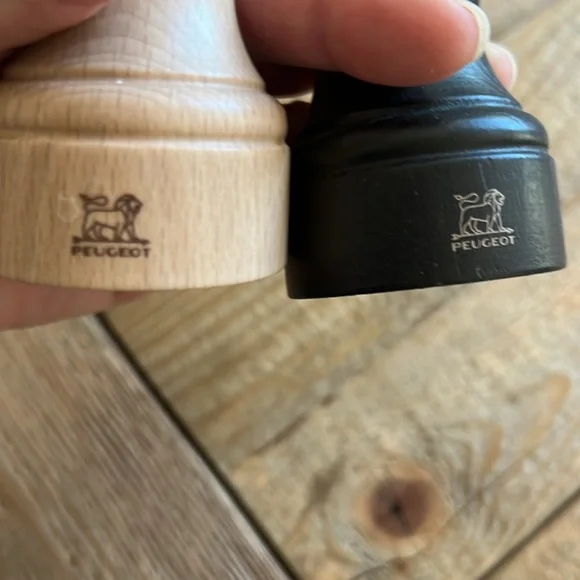 Peugeot Salt & Pepper Grinders MCM Minimalist 4” tall - Picture 5 of 10